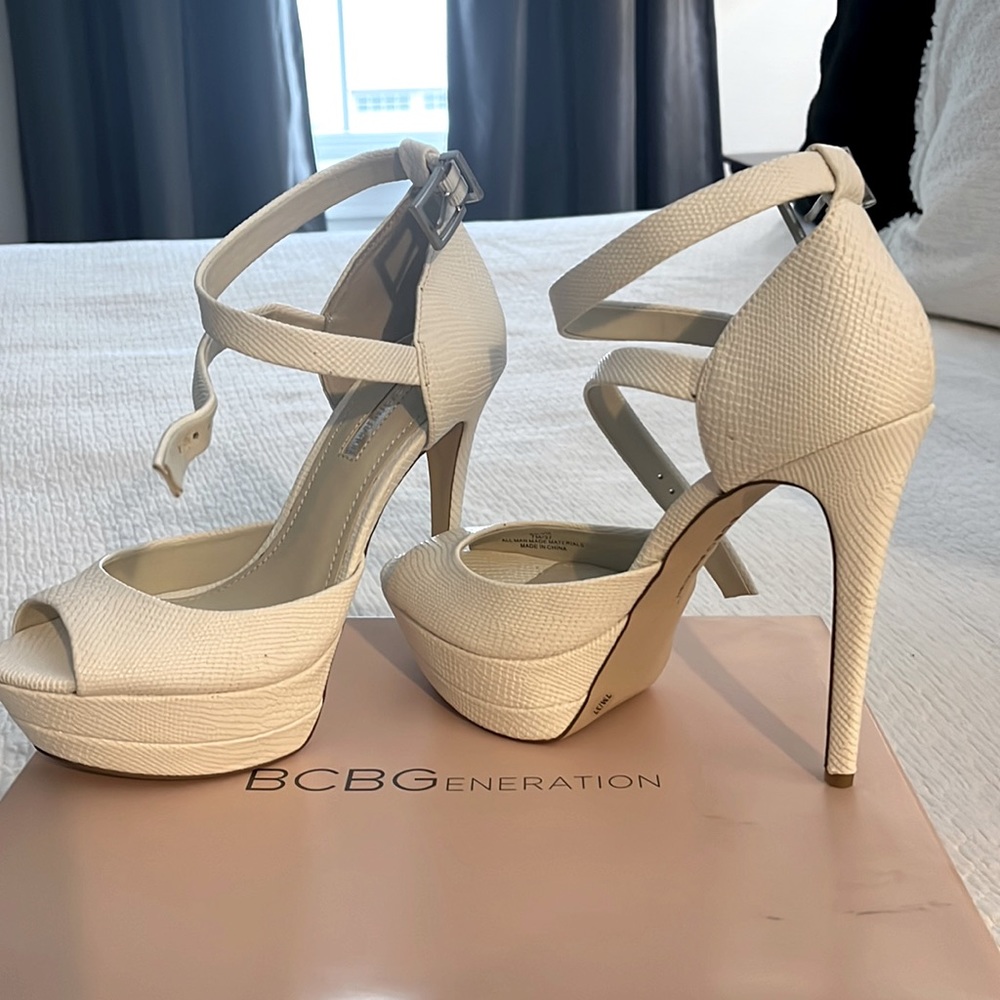 Bcbg white platform snakeskin leather high heels